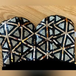 “WINDSOR” LADIES DARK NAVY SEQUIN DRESS-NO STRAPS-SIZE:SMALL/MEDIUM-TAGS ON!